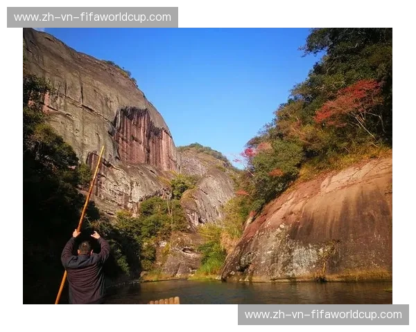 红绿争霸：中超“国家德比”的史诗回响与时代记忆